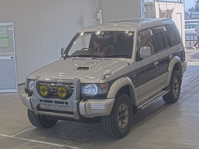 MITSUBISHI PAJERO