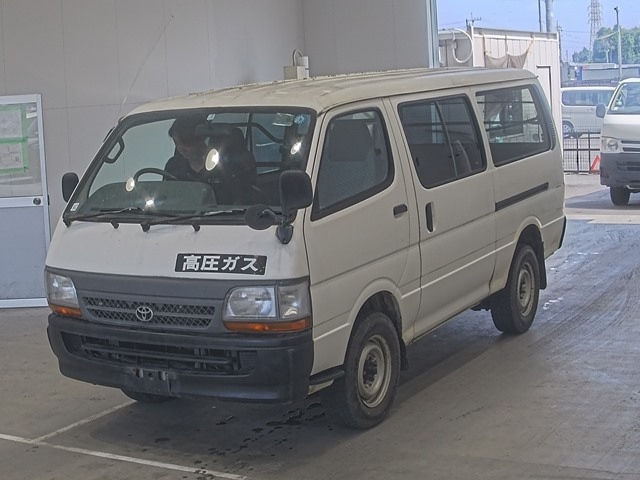 TOYOTA HIACE VAN
