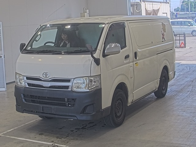 TOYOTA HIACE VAN