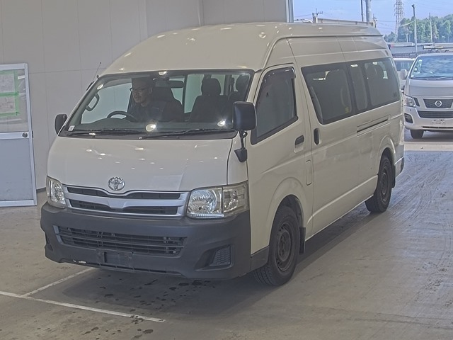 TOYOTA HIACE