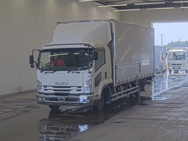 ISUZU FORWARD