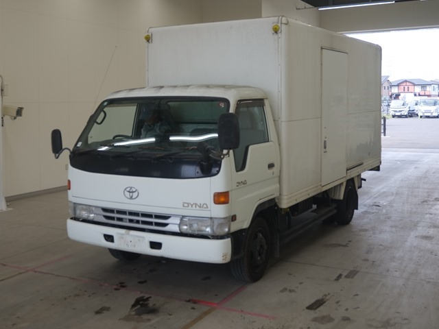 TOYOTA DYNA