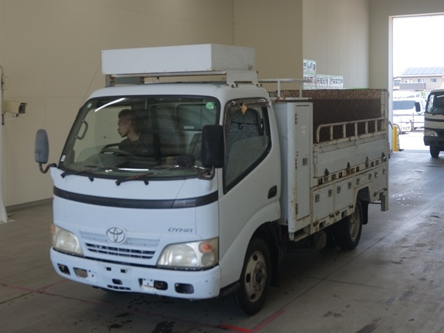 TOYOTA DYNA