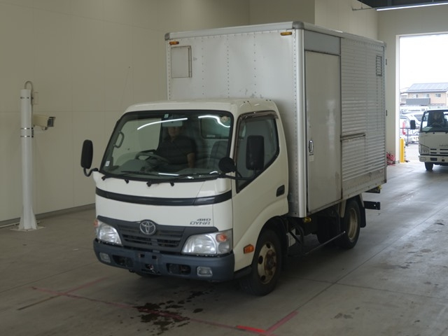 TOYOTA DYNA