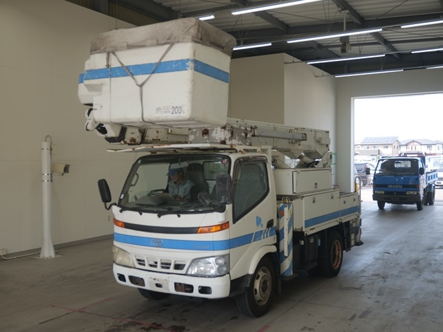TOYOTA DYNA