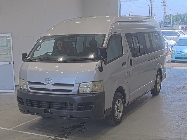 TOYOTA REGIUS ACE VAN