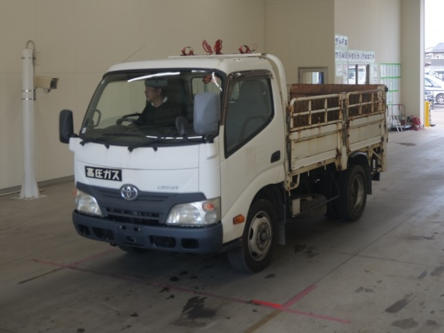 TOYOTA DYNA