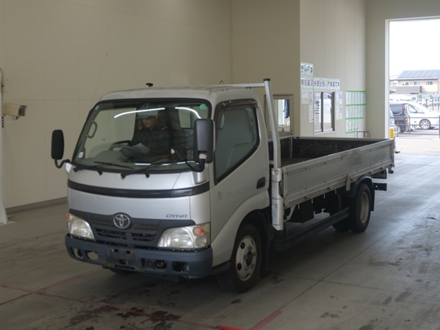 TOYOTA DYNA