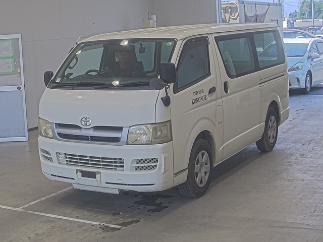 TOYOTA REGIUS ACE VAN