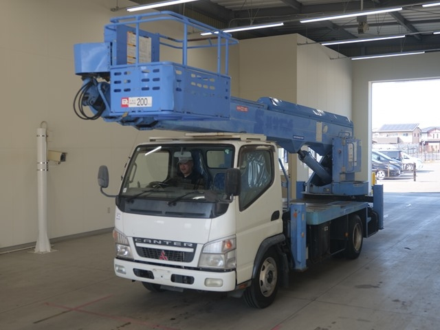 MITSUBISHI CANTER