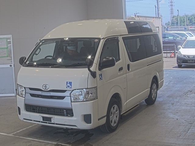 TOYOTA REGIUS ACE VAN