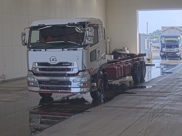 NISSAN UD SERIES