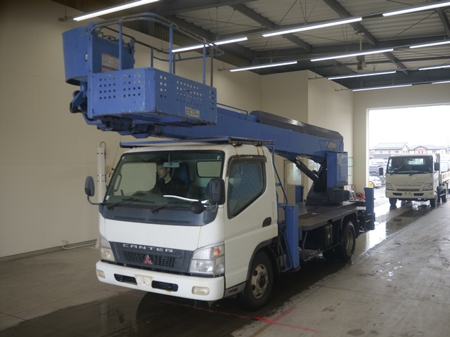 MITSUBISHI CANTER