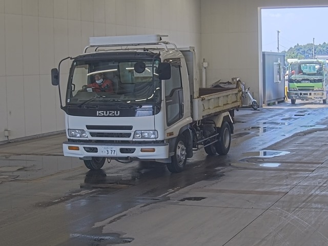 ISUZU FORWARD