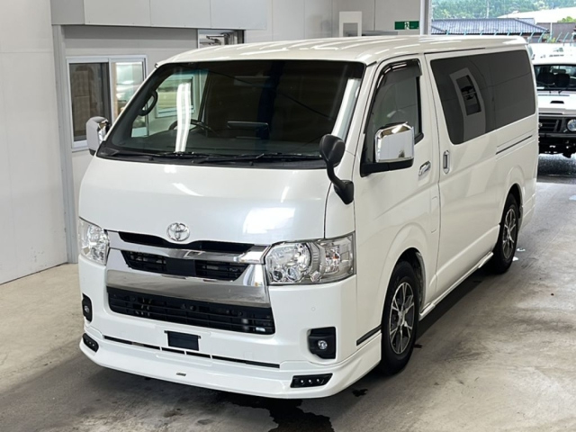 TOYOTA HIACE VAN