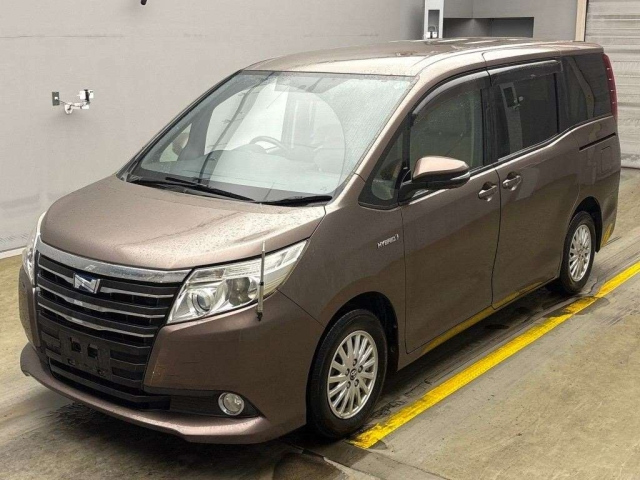 TOYOTA NOAH