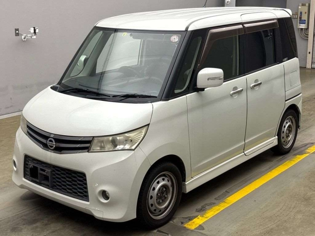 NISSAN ROOX