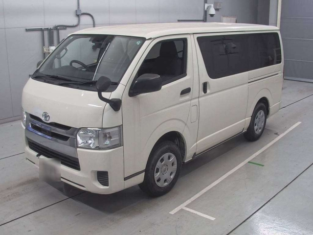 TOYOTA REGIUS ACE VAN