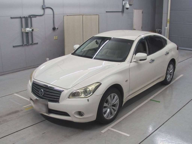 NISSAN FUGA