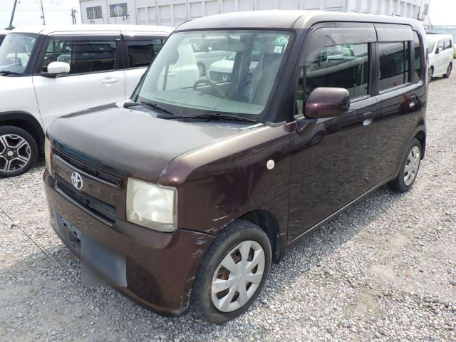 TOYOTA PIXIS SPACE