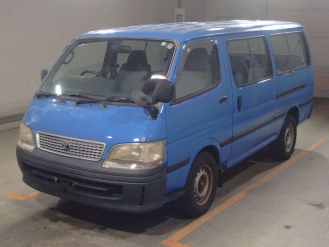 TOYOTA HIACE