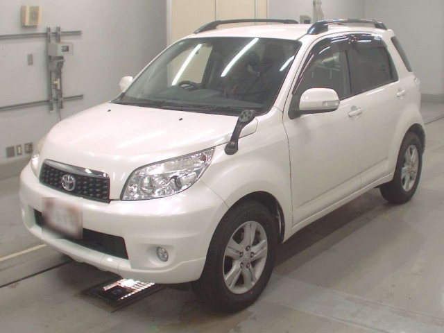TOYOTA RUSH