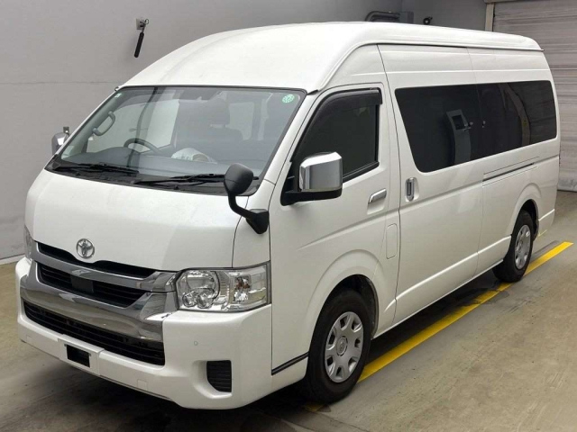 TOYOTA HIACE
