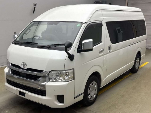 TOYOTA HIACE