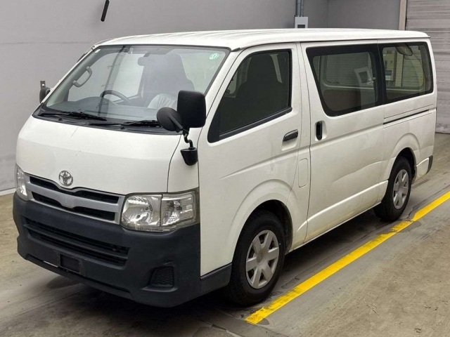 TOYOTA REGIUS ACE VAN