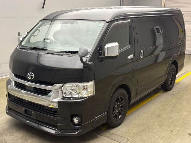 TOYOTA HIACE