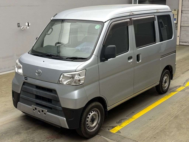 TOYOTA PIXIS VAN
