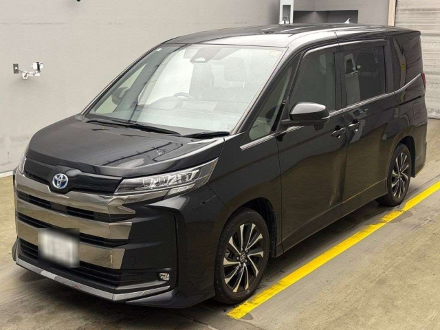 TOYOTA NOAH