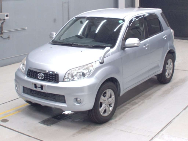 TOYOTA RUSH