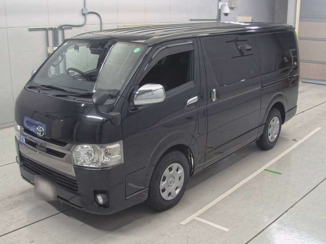 TOYOTA HIACE VAN