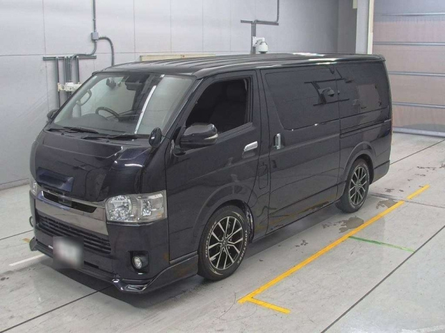 TOYOTA HIACE VAN
