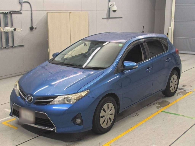 TOYOTA AURIS
