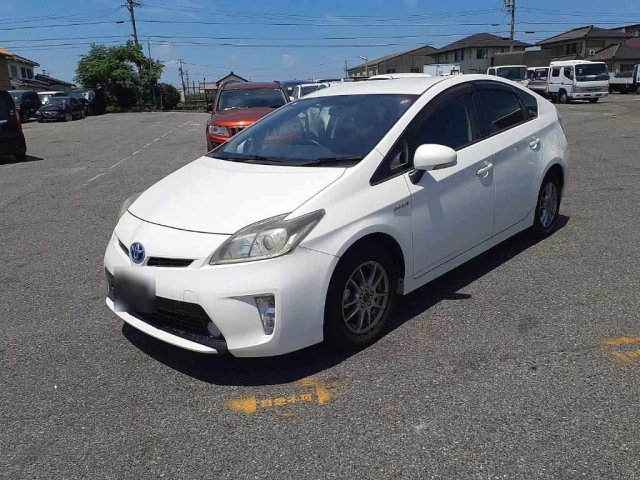 TOYOTA PRIUS