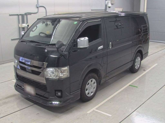 TOYOTA HIACE VAN
