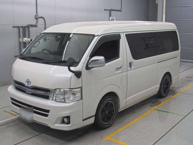 TOYOTA HIACE