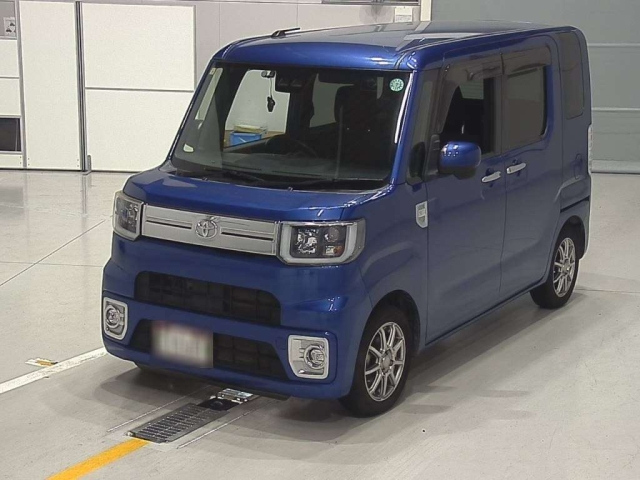 TOYOTA PIXIS MEGA