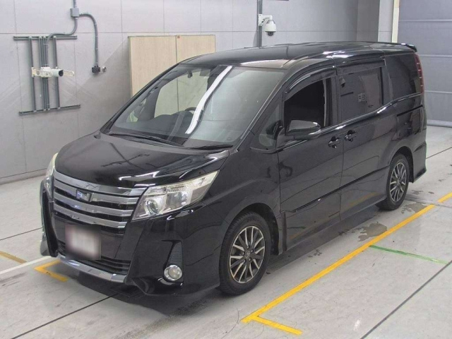TOYOTA NOAH