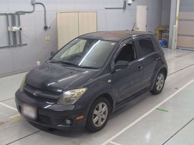 TOYOTA IST