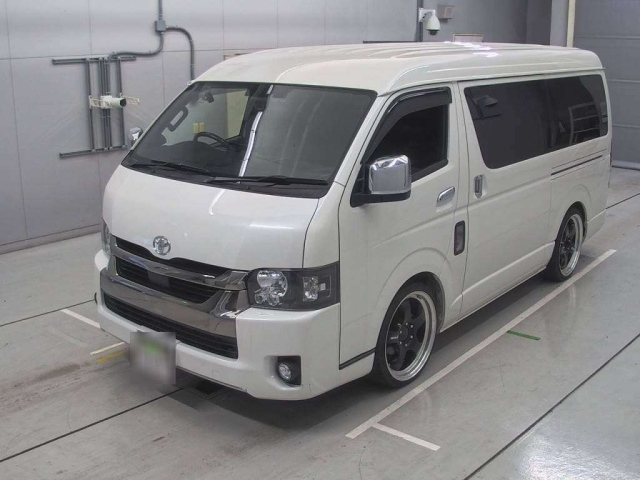 TOYOTA HIACE VAN