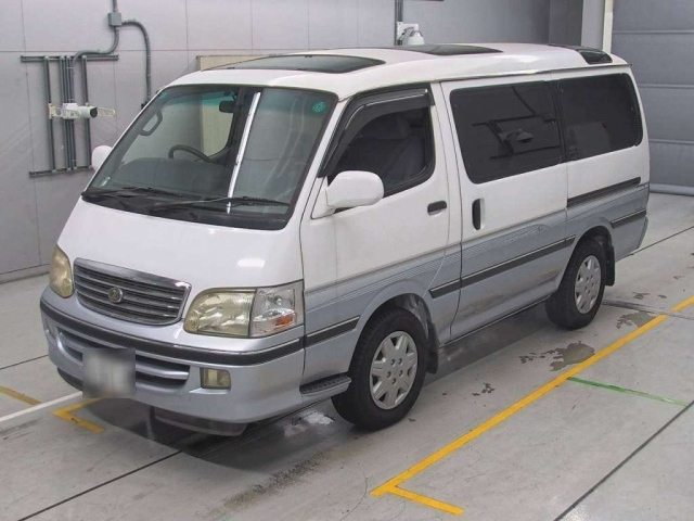 TOYOTA HIACE
