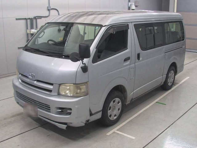 TOYOTA HIACE