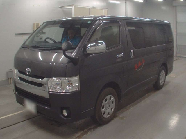 TOYOTA HIACE VAN