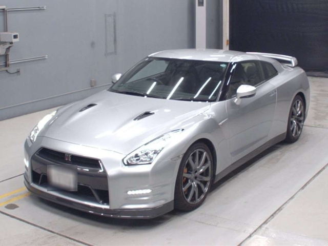 NISSAN GT-R