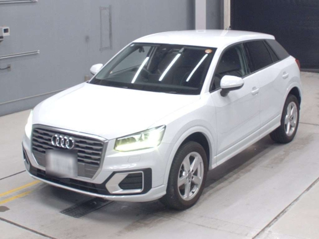 AUDI Q2