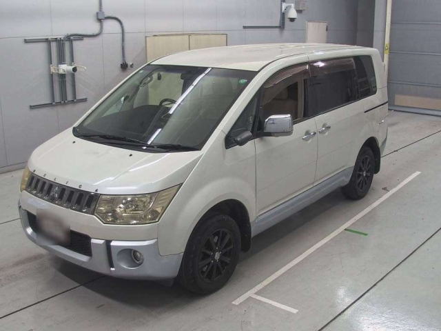MITSUBISHI DELICA D5