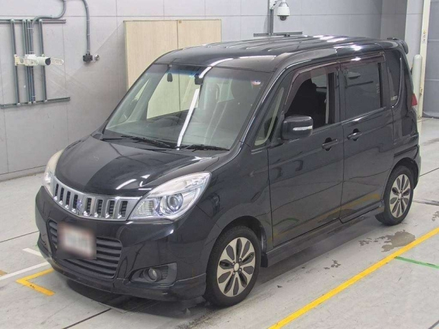 MITSUBISHI DELICA D2